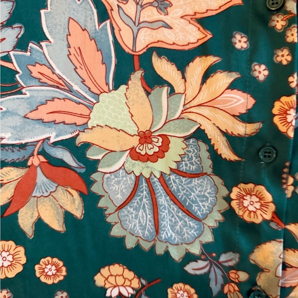 Acoa Desert Express Satin Floral Tunic by VICI - Picture 7 of 13